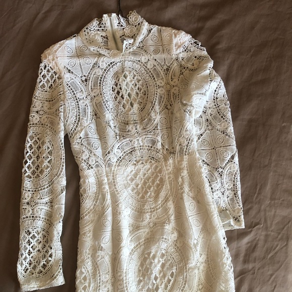 Gorgeous white lace dress! - Picture 2 of 5